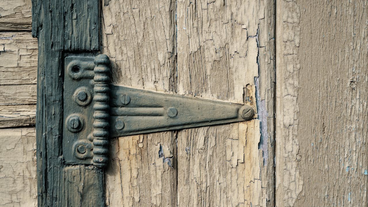 Bygga dörr med hakgångjärn